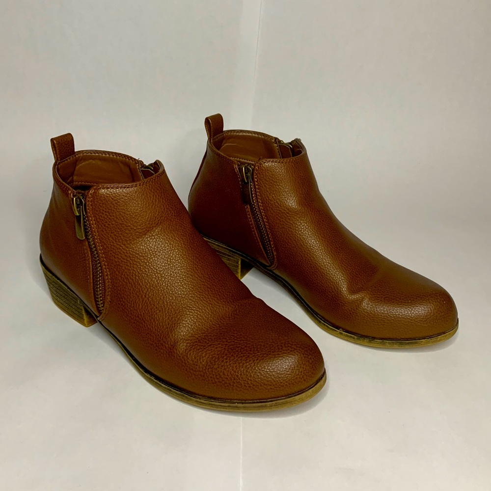 Jessica Cline | Low Heel Ankle Booties Brown